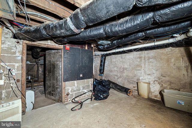 211 E HIGH ST, Pottstown, PA 19464