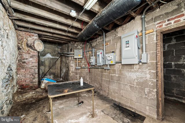 211 E HIGH ST, Pottstown, PA 19464