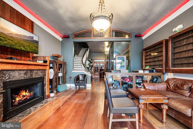 211 E HIGH ST, Pottstown, PA 19464