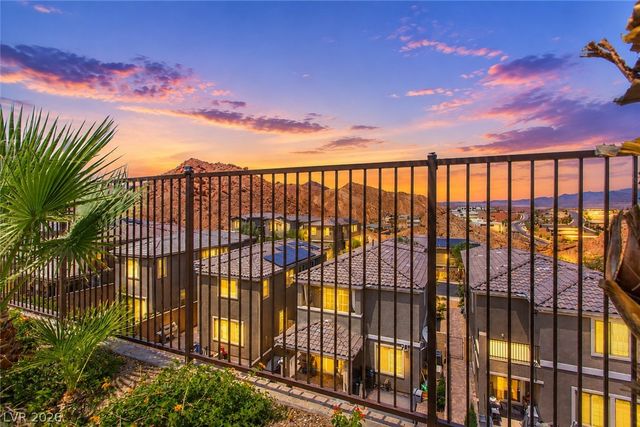 44 Moon Hill Drive, Henderson, NV 89011