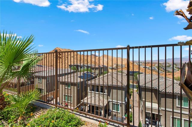 44 Moon Hill Drive, Henderson, NV 89011