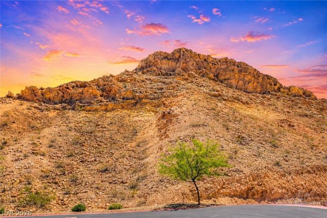 44 Moon Hill Drive, Henderson, NV 89011