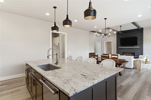 8605 W Migration Way, Bentonville, AR 72713