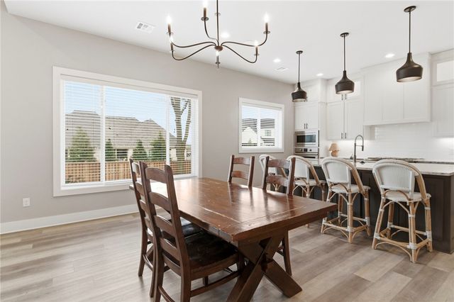 8605 W Migration Way, Bentonville, AR 72713