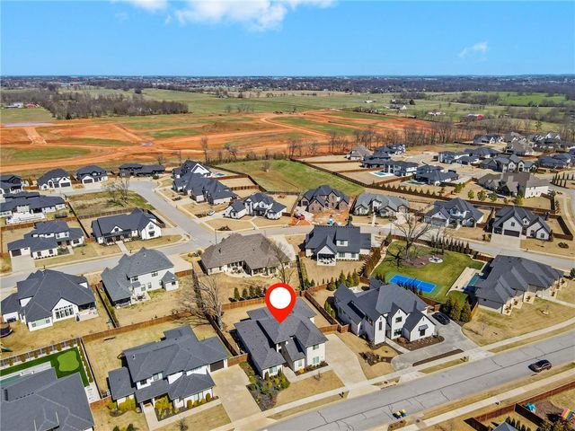 8605 W Migration Way, Bentonville, AR 72713