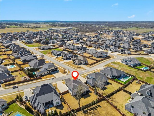 8605 W Migration Way, Bentonville, AR 72713