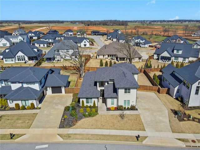 8605 W Migration Way, Bentonville, AR 72713