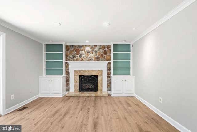 11928 APPLING VALLEY RD, Fairfax, VA 22030