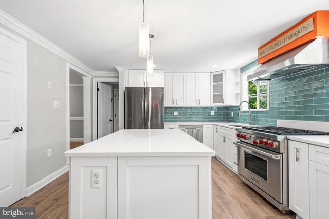 11928 APPLING VALLEY RD, Fairfax, VA 22030