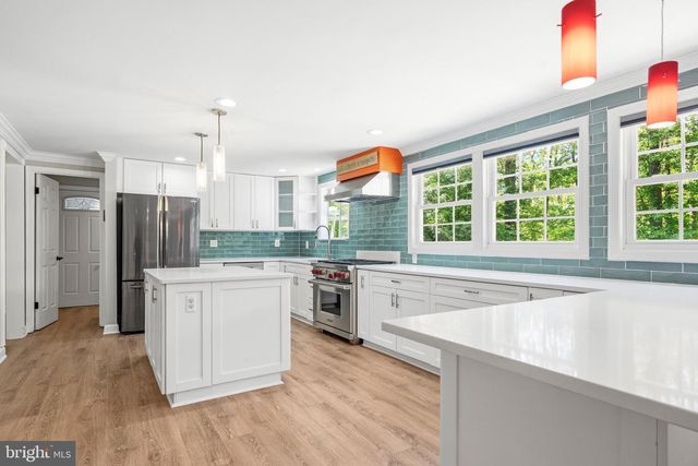 11928 APPLING VALLEY RD, Fairfax, VA 22030
