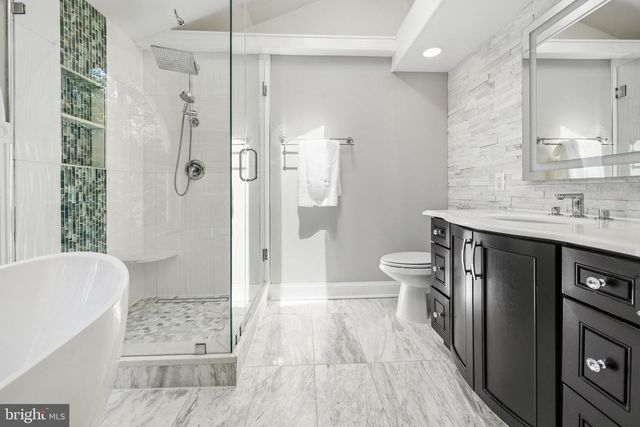 11928 APPLING VALLEY RD, Fairfax, VA 22030