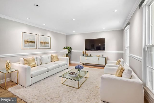 11928 APPLING VALLEY RD, Fairfax, VA 22030