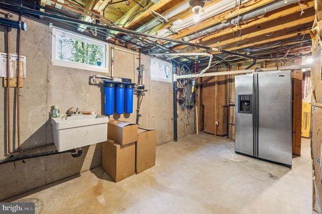 11928 APPLING VALLEY RD, Fairfax, VA 22030