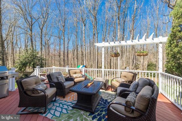11928 APPLING VALLEY RD, Fairfax, VA 22030