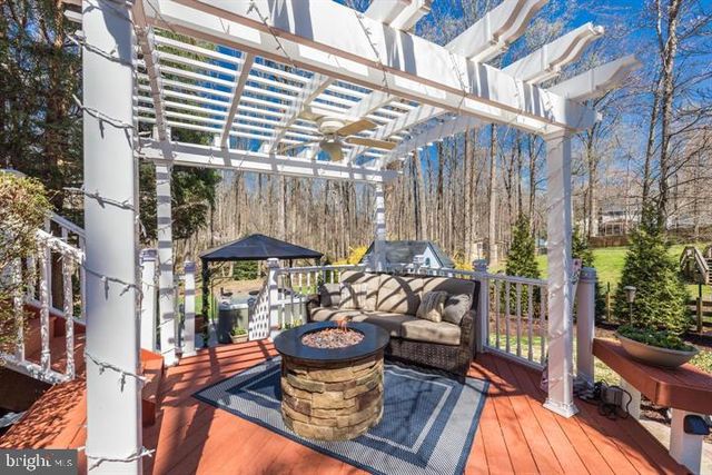 11928 APPLING VALLEY RD, Fairfax, VA 22030