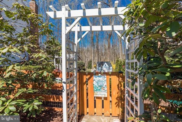 11928 APPLING VALLEY RD, Fairfax, VA 22030