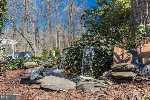11928 APPLING VALLEY RD, Fairfax, VA 22030