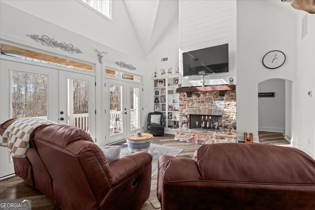 656 Paynes Lake Road, Carrollton, GA 30116