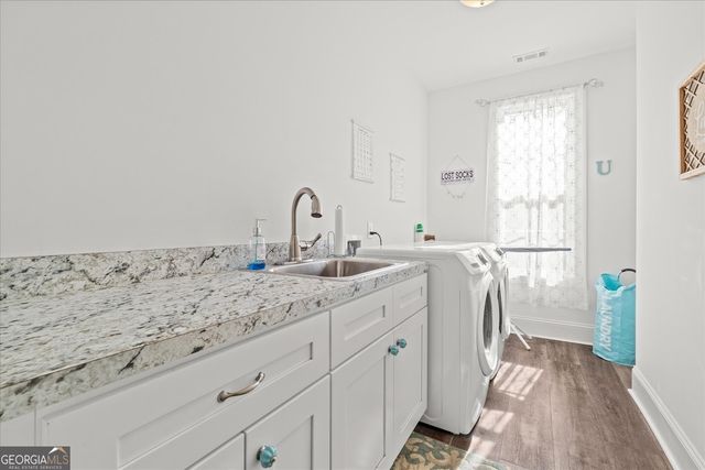 656 Paynes Lake Road, Carrollton, GA 30116