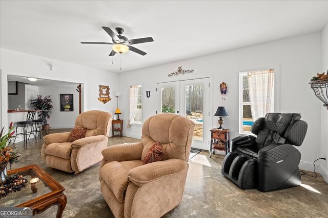 656 Paynes Lake Road, Carrollton, GA 30116