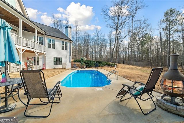 656 Paynes Lake Road, Carrollton, GA 30116