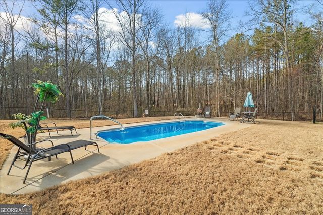 656 Paynes Lake Road, Carrollton, GA 30116