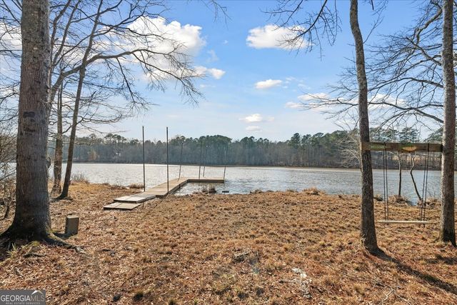 656 Paynes Lake Road, Carrollton, GA 30116
