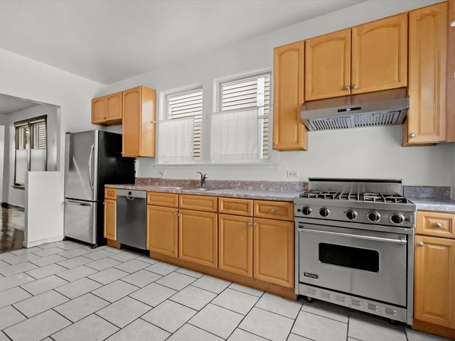 3708 S Emerald Avenue, Chicago, IL 60609