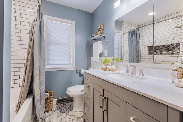 755 N 112th STREET, Wauwatosa, WI 53226