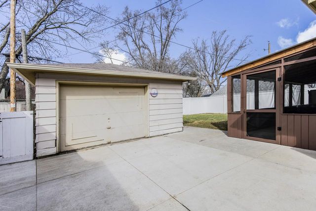 755 N 112th STREET, Wauwatosa, WI 53226