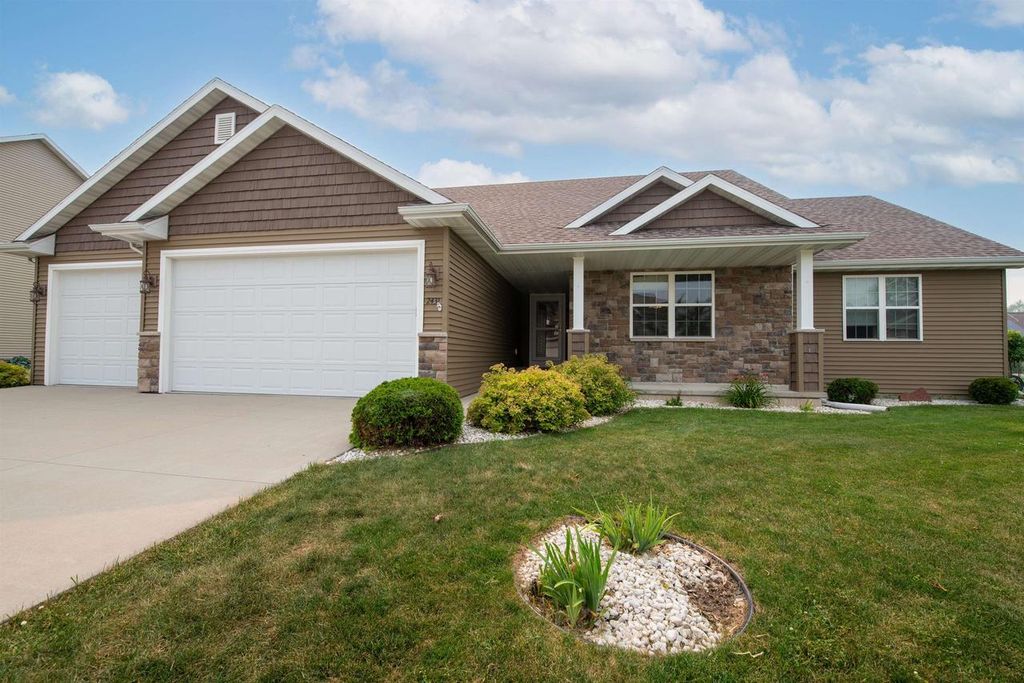 2431 BRUCE STREET, Neenah, WI 54956