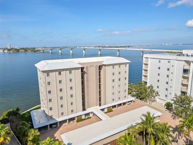 350 GOLDEN GATE POINT 51, Sarasota, FL 34236
