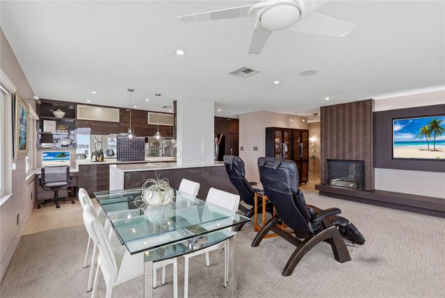 350 GOLDEN GATE POINT 51, Sarasota, FL 34236