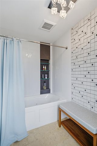 350 GOLDEN GATE POINT 51, Sarasota, FL 34236