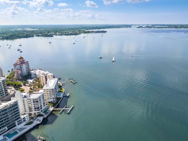 350 GOLDEN GATE POINT 51, Sarasota, FL 34236