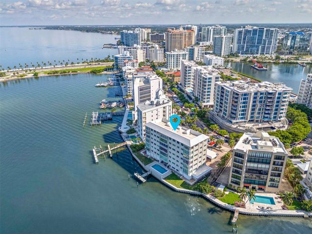350 GOLDEN GATE POINT 51, Sarasota, FL 34236