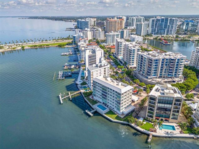 350 GOLDEN GATE POINT 51, Sarasota, FL 34236
