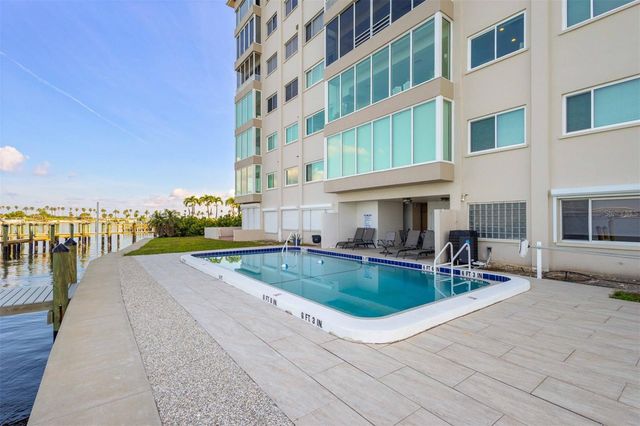 350 GOLDEN GATE POINT 51, Sarasota, FL 34236