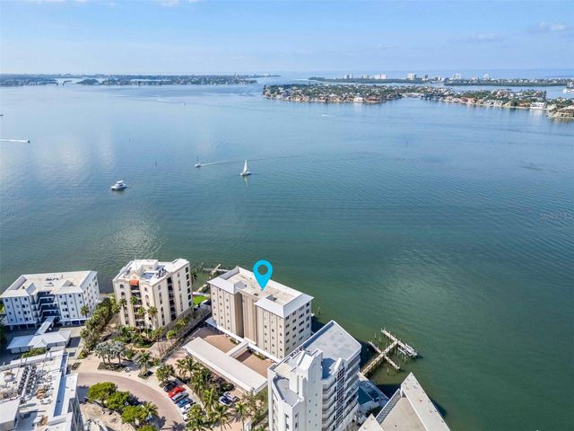 350 GOLDEN GATE POINT 51, Sarasota, FL 34236