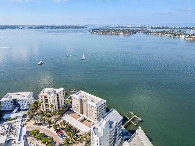 350 GOLDEN GATE POINT 51, Sarasota, FL 34236