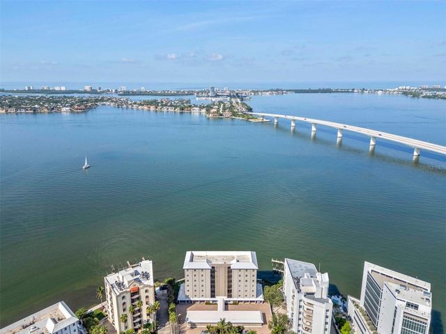 350 GOLDEN GATE POINT 51, Sarasota, FL 34236