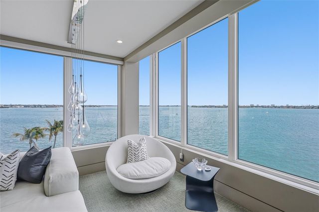 350 GOLDEN GATE POINT 51, Sarasota, FL 34236