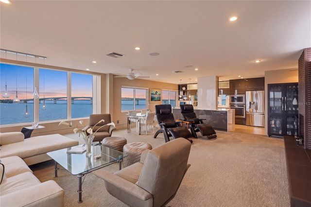 350 GOLDEN GATE POINT 51, Sarasota, FL 34236