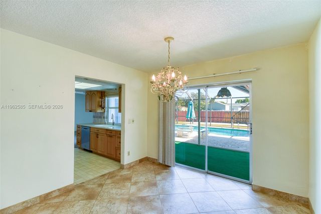 2225 N 39th Ave, Hollywood, FL 33021