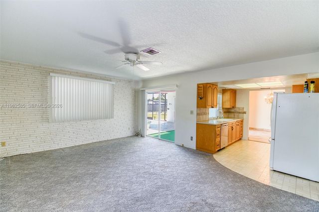 2225 N 39th Ave, Hollywood, FL 33021