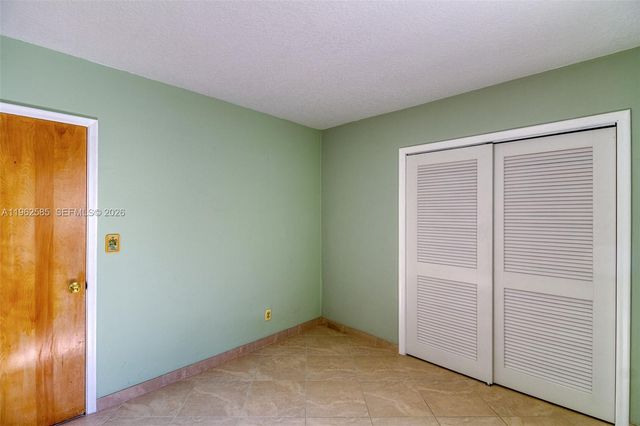 2225 N 39th Ave, Hollywood, FL 33021