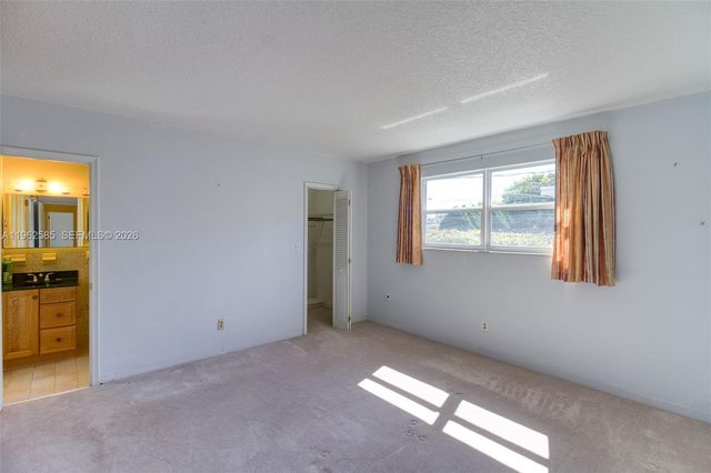 2225 N 39th Ave, Hollywood, FL 33021