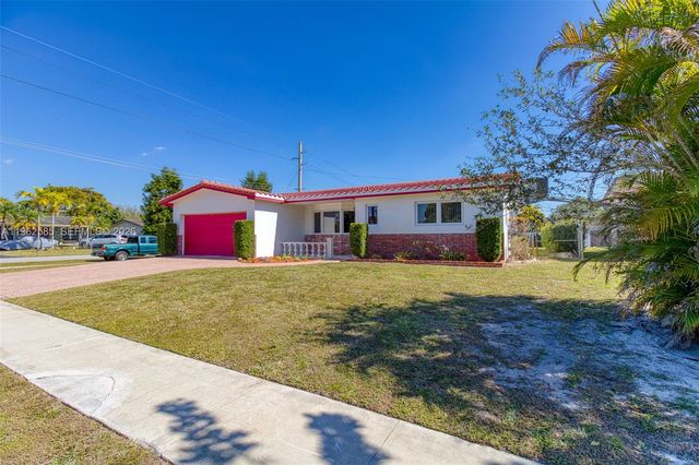 2225 N 39th Ave, Hollywood, FL 33021