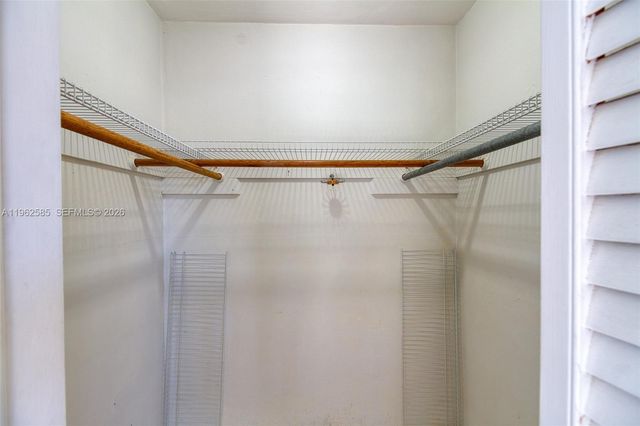 2225 N 39th Ave, Hollywood, FL 33021