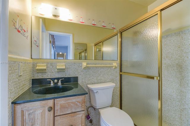 2225 N 39th Ave, Hollywood, FL 33021